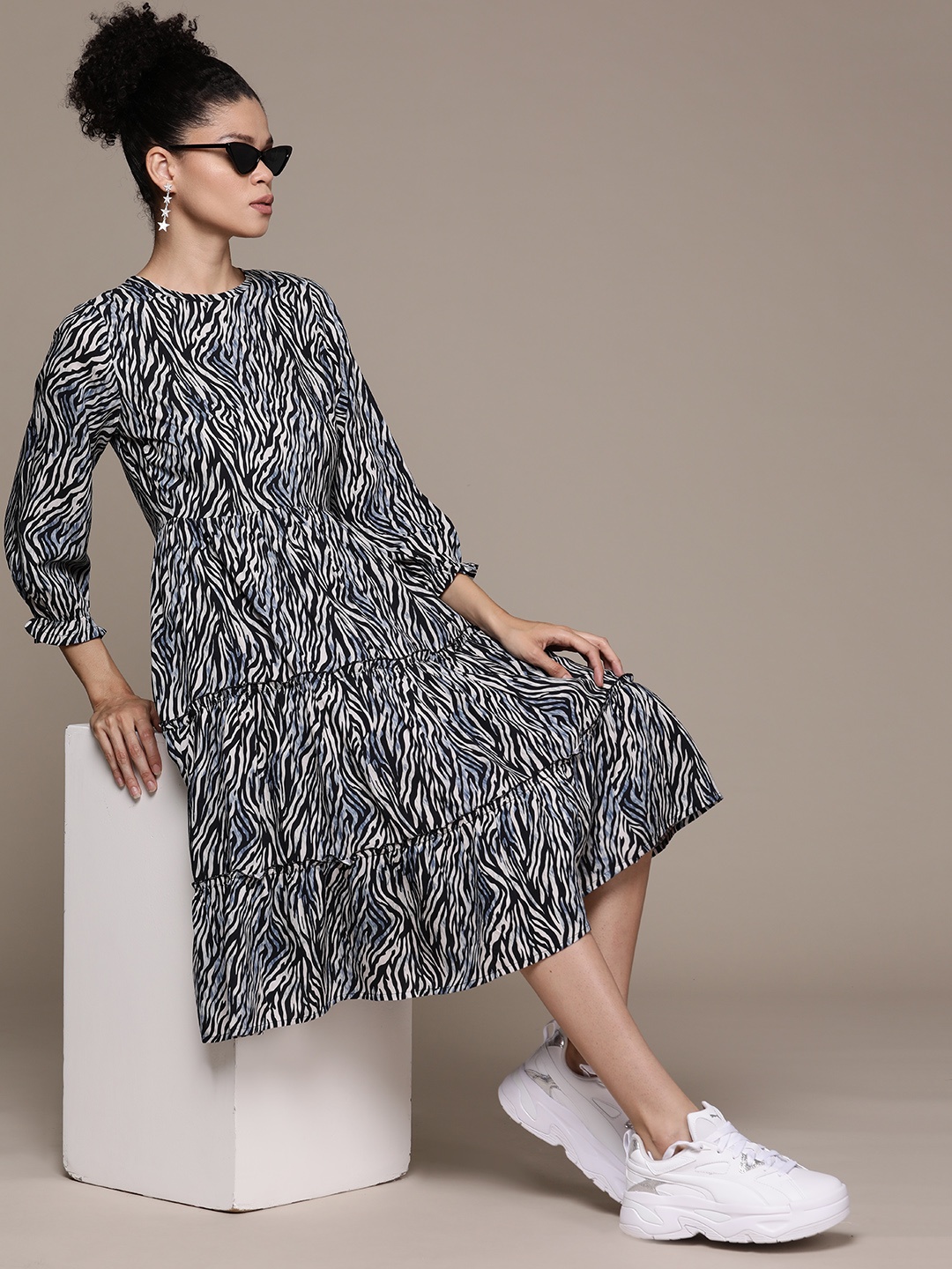 

Roadster Animal Print Bishop Sleeve Ruffled A-Line Dress, Black