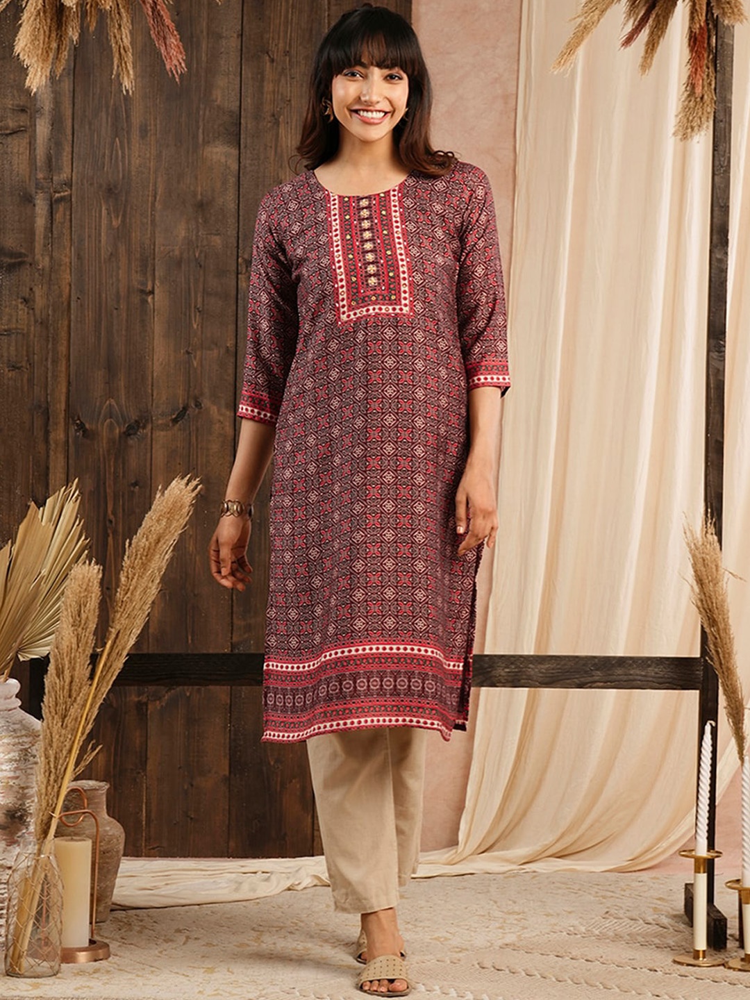 

ODETTE Ethnic Motifs Printed Cotton Strigth Kurta, Maroon
