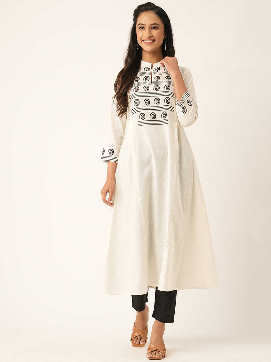 

ODETTE Floral Yoke Design Thread Work Cotton Kurta, Off white