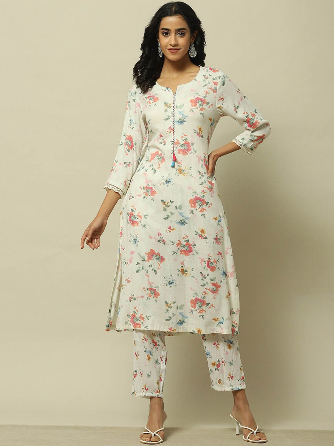 

Rangriti Women Floral Printed Regular Kurta with Palazzos, White