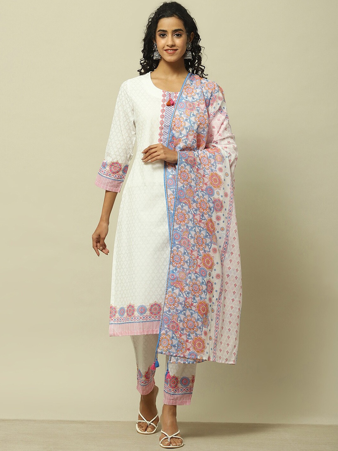 

Rangriti Women Ethnic Motifs Printed Regular Kurta with Trousers & With Dupatta, White