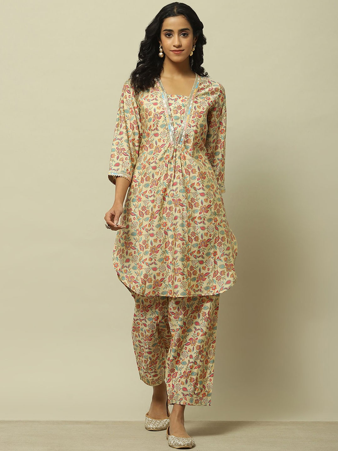 

Rangriti Women Floral Printed Layered Kurta with Palazzos, Yellow