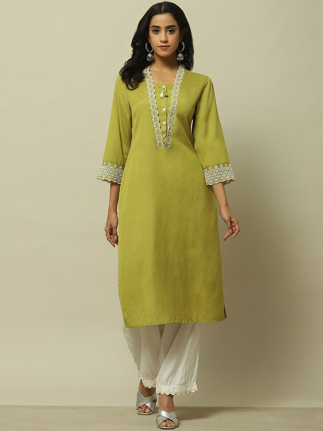 

Rangriti Geometric Yoke Design V-Neck Thread Work Straight Kurta, Green