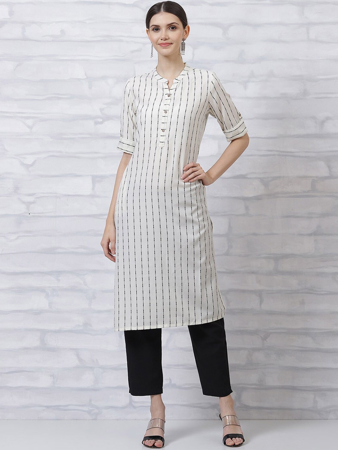 

Rangriti Geometric Printed Mandarin Collar Roll-Up Sleeves Straight Kurta, White