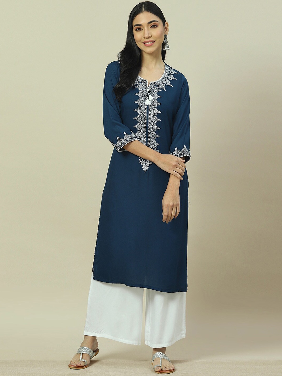 

Rangriti Embroidered Notch Neck Straight Kurta, Blue