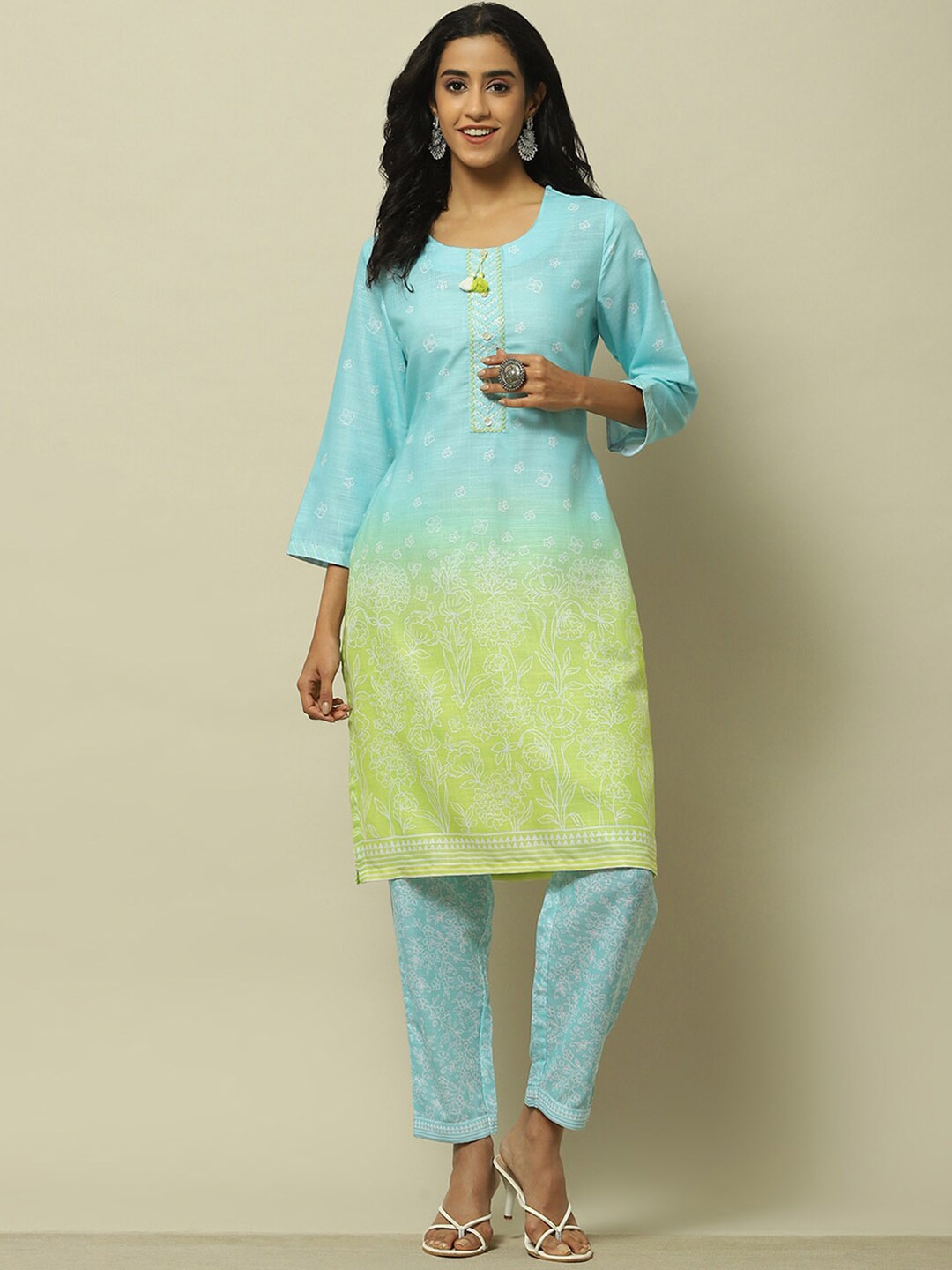 

Rangriti Women Floral Printed Regular Kurta with Palazzos, Blue