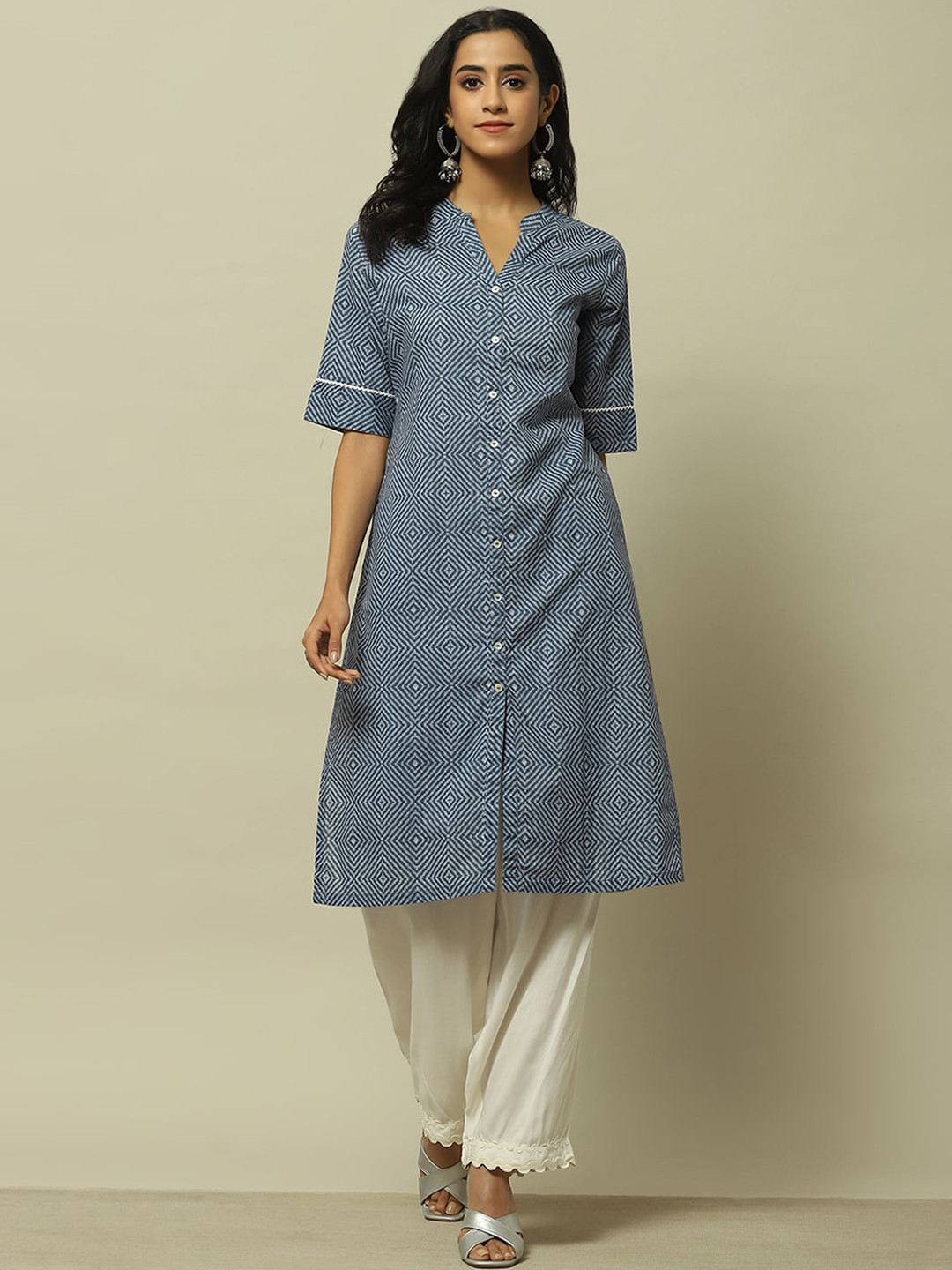 

Rangriti Geometric Printed V Neck A-Line Kurta, Blue