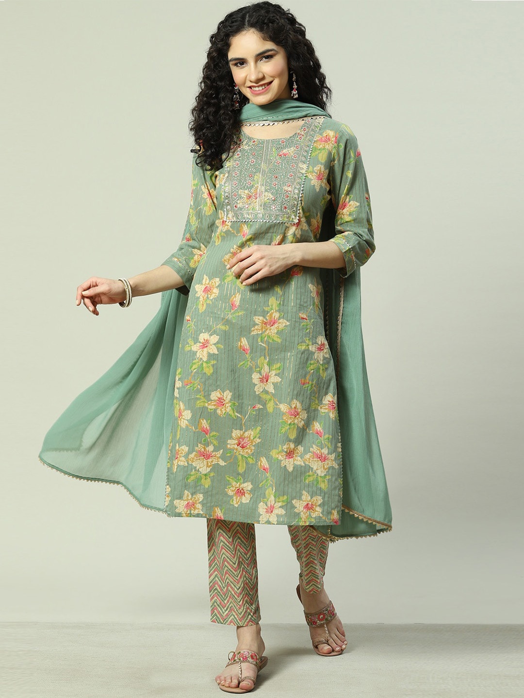 

Rangriti Women Ethnic Motifs Embroidered Regular Mirror Work Kurta with Trousers & With Dupatta, Green