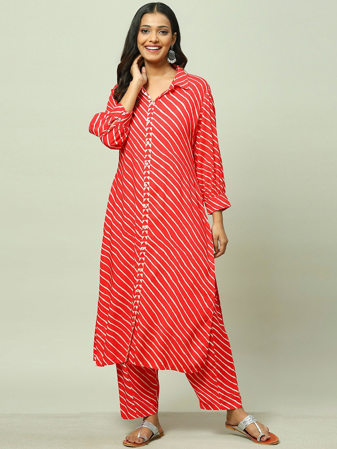 

Rangriti Women Printed Regular Kurta with Palazzos, Red