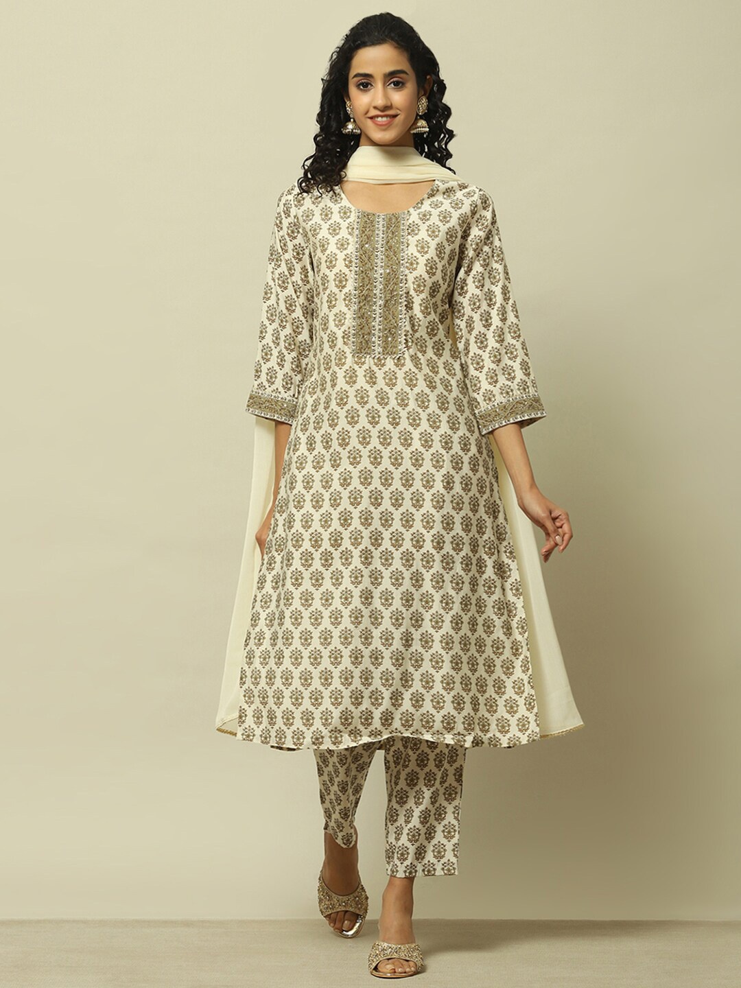 

Rangriti Women Ethnic Motifs Printed Regular Kurta with Trousers & With Dupatta, White