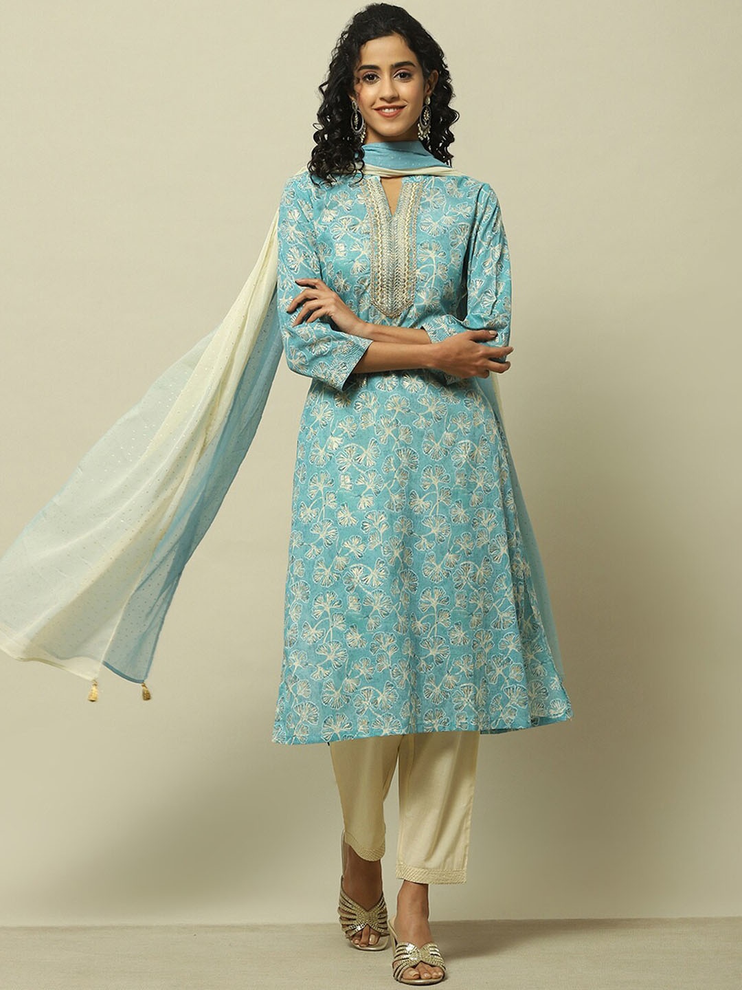 

Rangriti Women Floral Printed Regular Kurta with Palazzos & With Dupatta, Blue