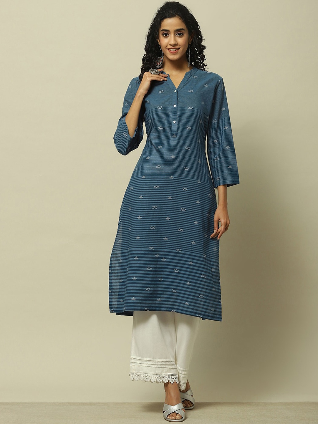 

Rangriti Ethnic Motifs Thread Work V Neck Cotton Straight Kurta, Blue