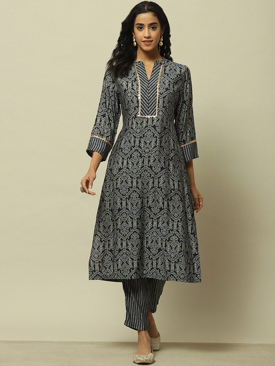 

Rangriti Women Printed Regular Kurta with Palazzos, Blue