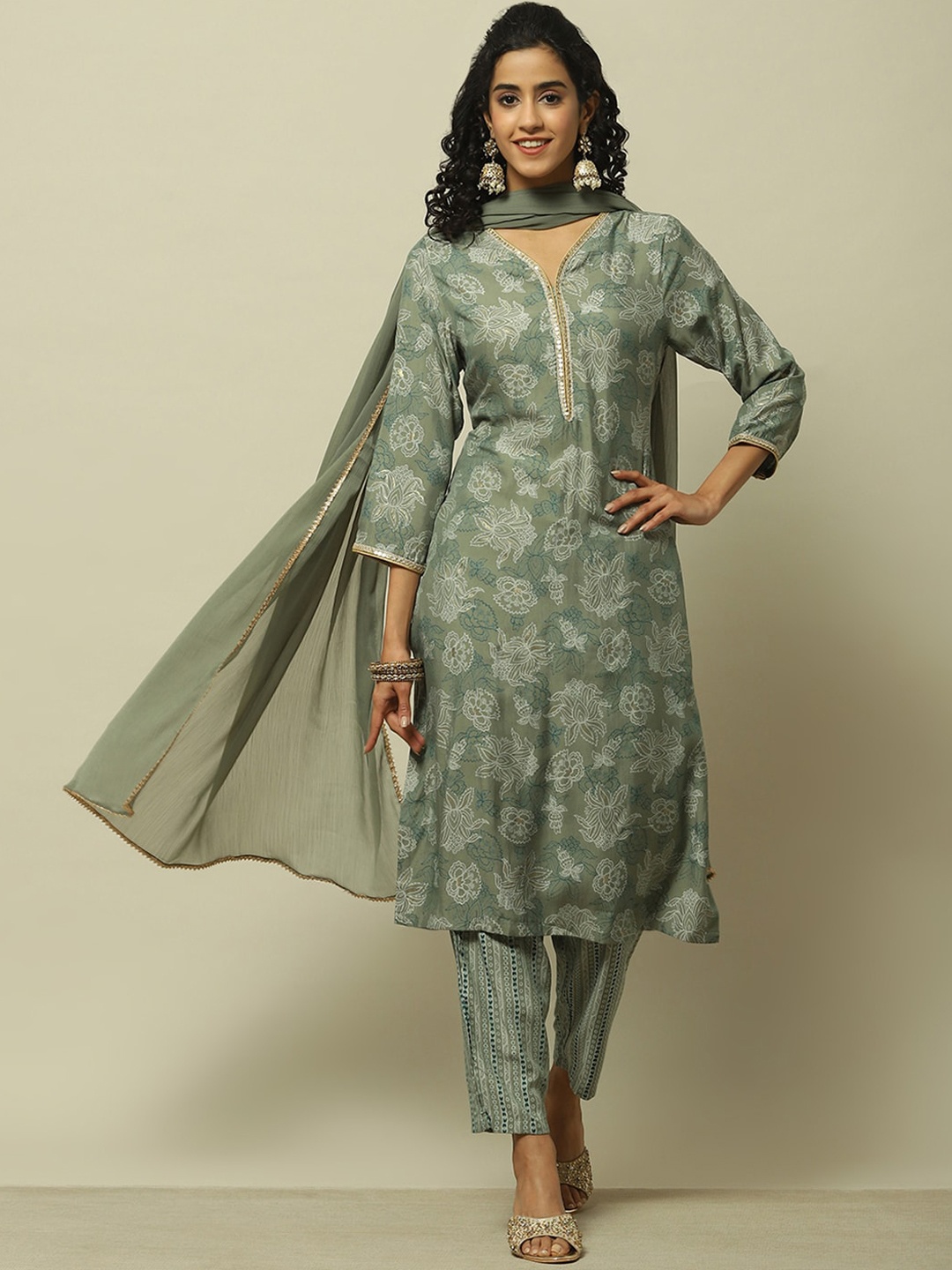 

Rangriti Women Ethnic Motifs Printed Regular Sequinned Kurta with Palazzos & With Dupatta, Green