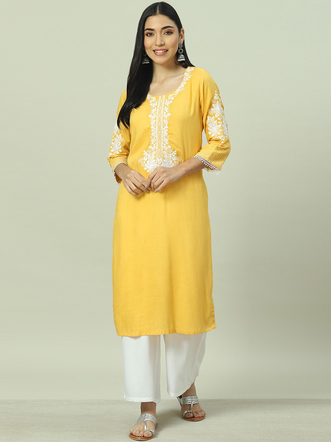 

Rangriti Yoke Design Thread Work Pathani Straight Kurta, Yellow