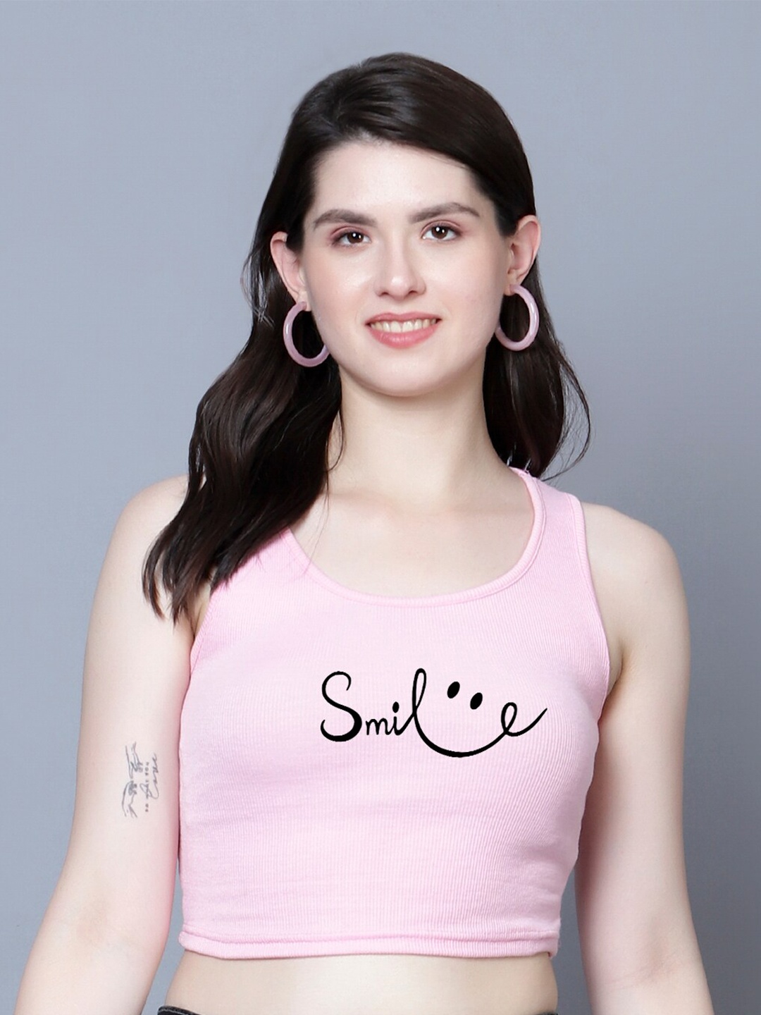 

Fashion And Youth Typography Printed Round Neck Fitted Crop Top, Pink