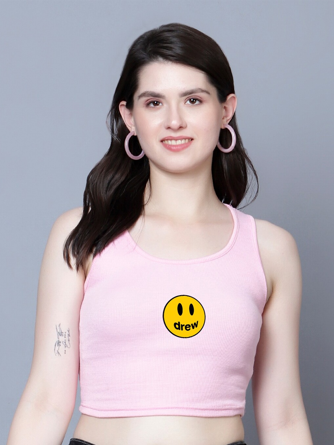 

Fashion And Youth Graphic Printed Round Neck Sleeveless Fitted Crop Top, Pink