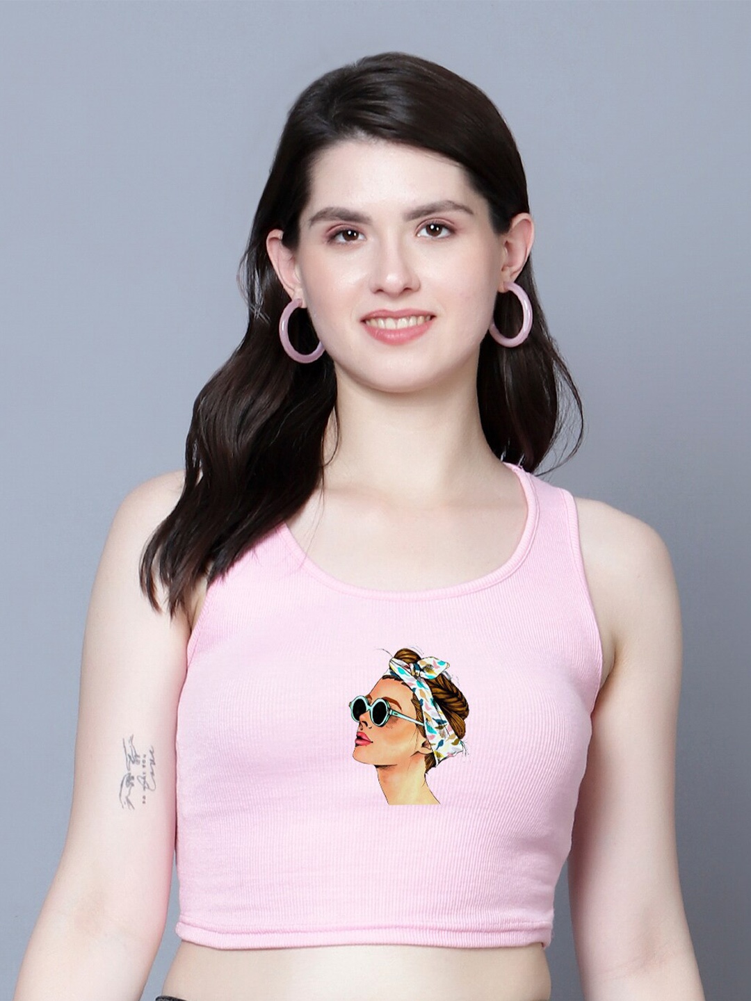 

Fashion And Youth Graphic Printed Fitted Crop Top, Pink