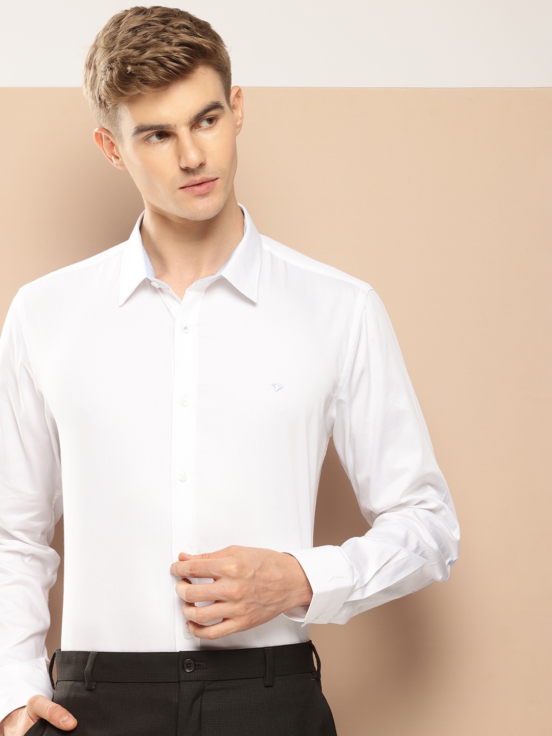 

INVICTUS Pure Cotton Self Design Textured Opaque Formal Shirt, White