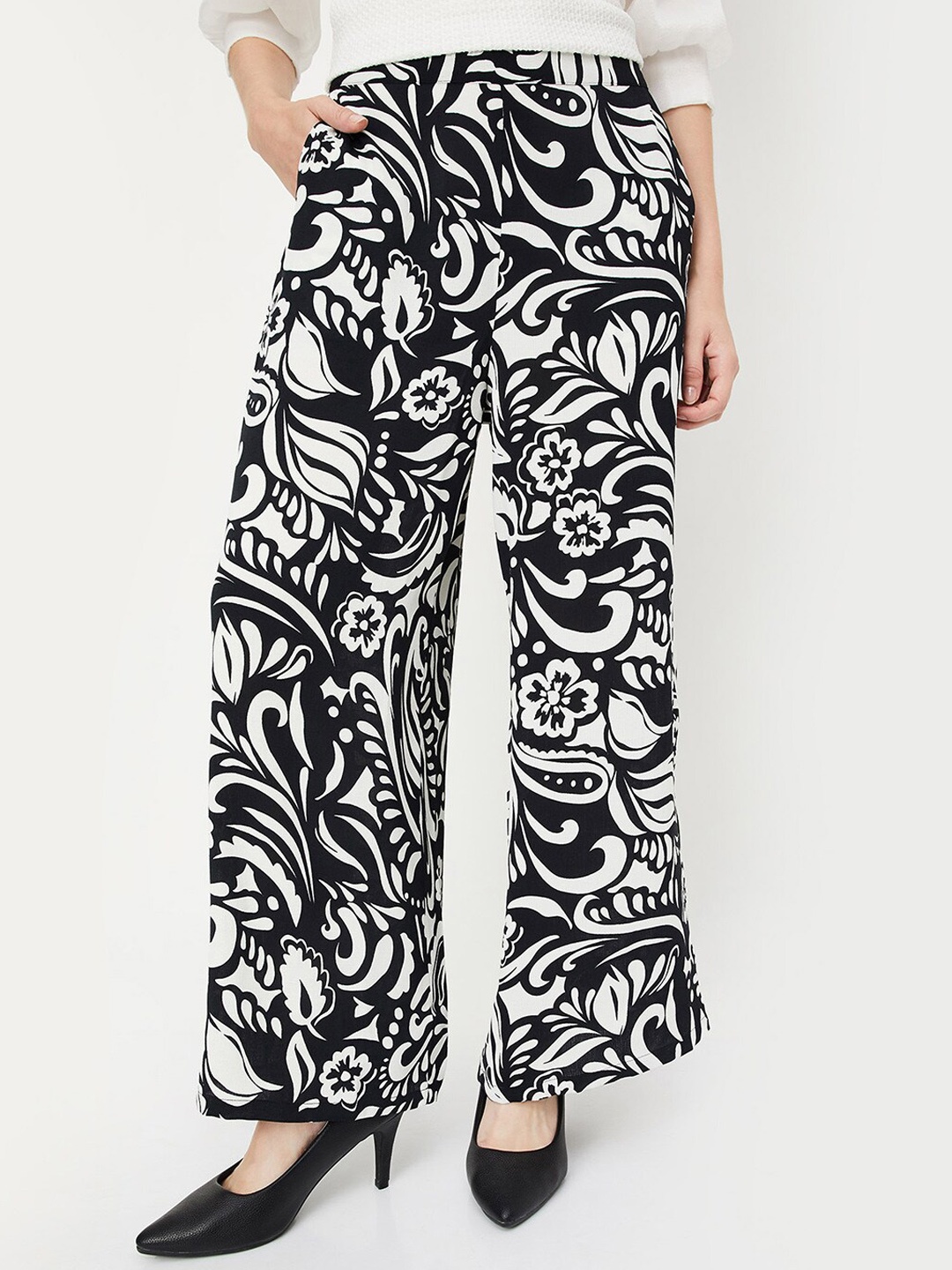 

max Women Abstract Printed Mid-Rise Parallel Trousers, Black