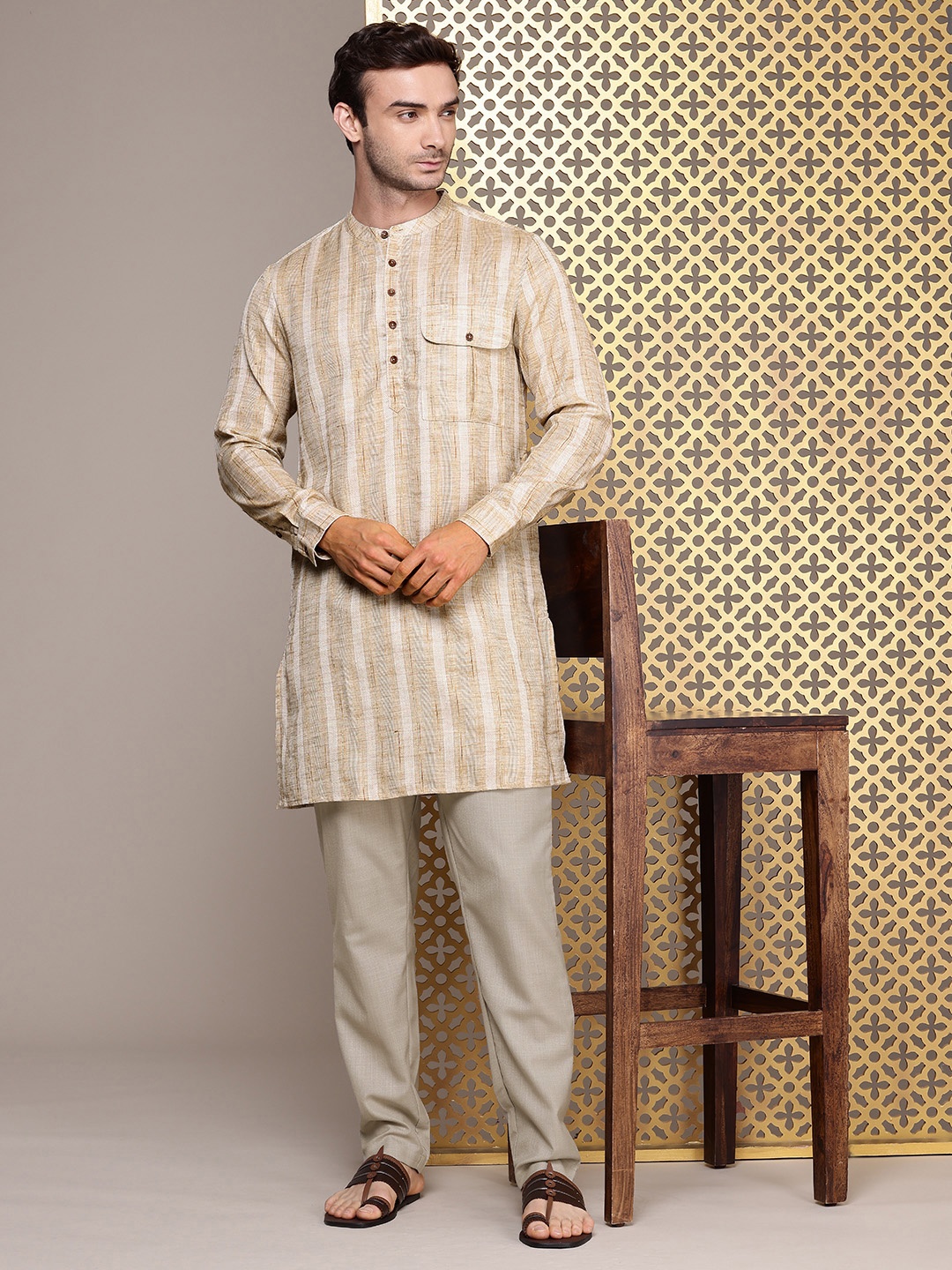 

House of Pataudi Men Jashn Striped Kurta with Trousers, Brown