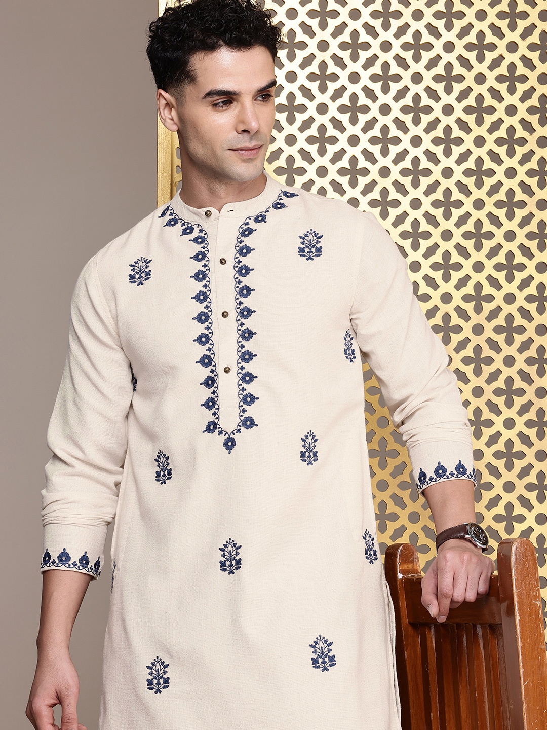 

House of Pataudi Embroidered Jashn Kurta with Salwar, Off white