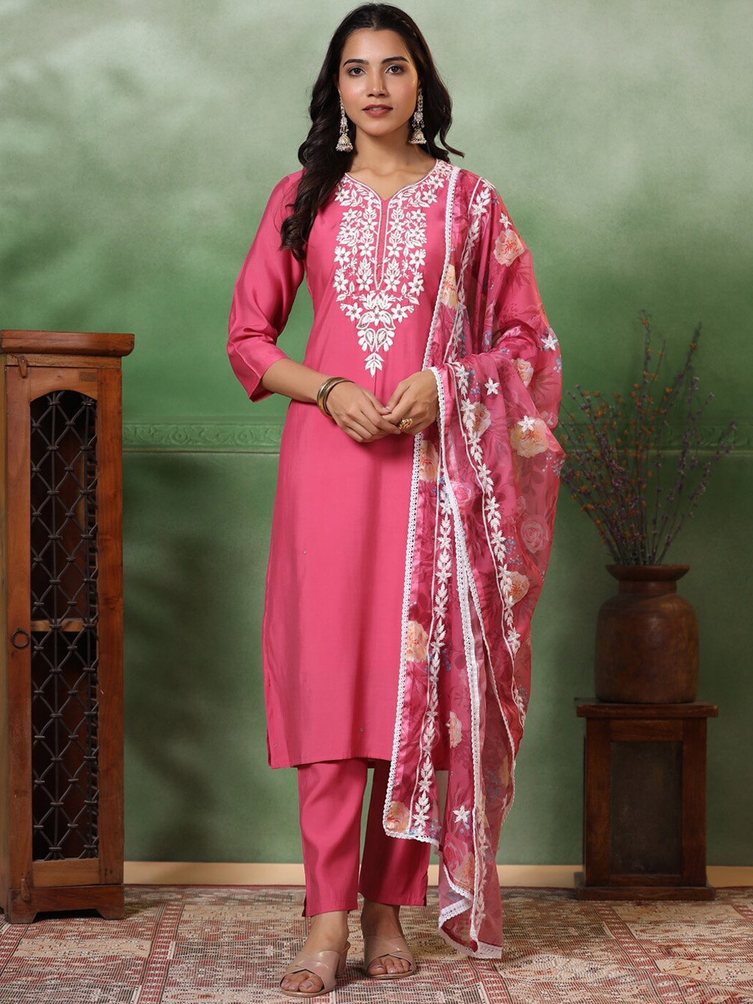 

FASHOR Women Floral Yoke Design Regular Thread Work Kurta with Trousers & With Dupatta, Pink