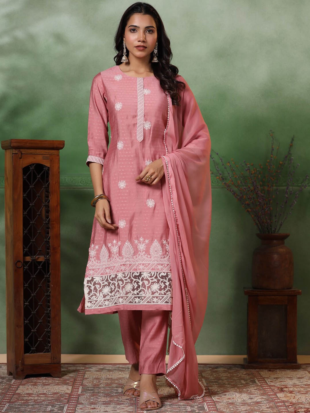 

FASHOR Women Ethnic Motifs Regular Thread Work Kurta with Trousers & With Dupatta, Rose