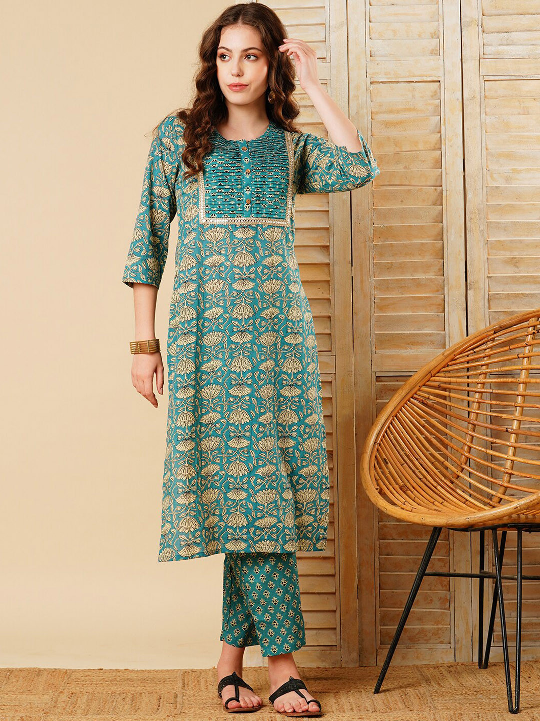 

FASHOR Women Floral Printed Regular Patchwork Pure Cotton Kurta with Trousers, Turquoise blue