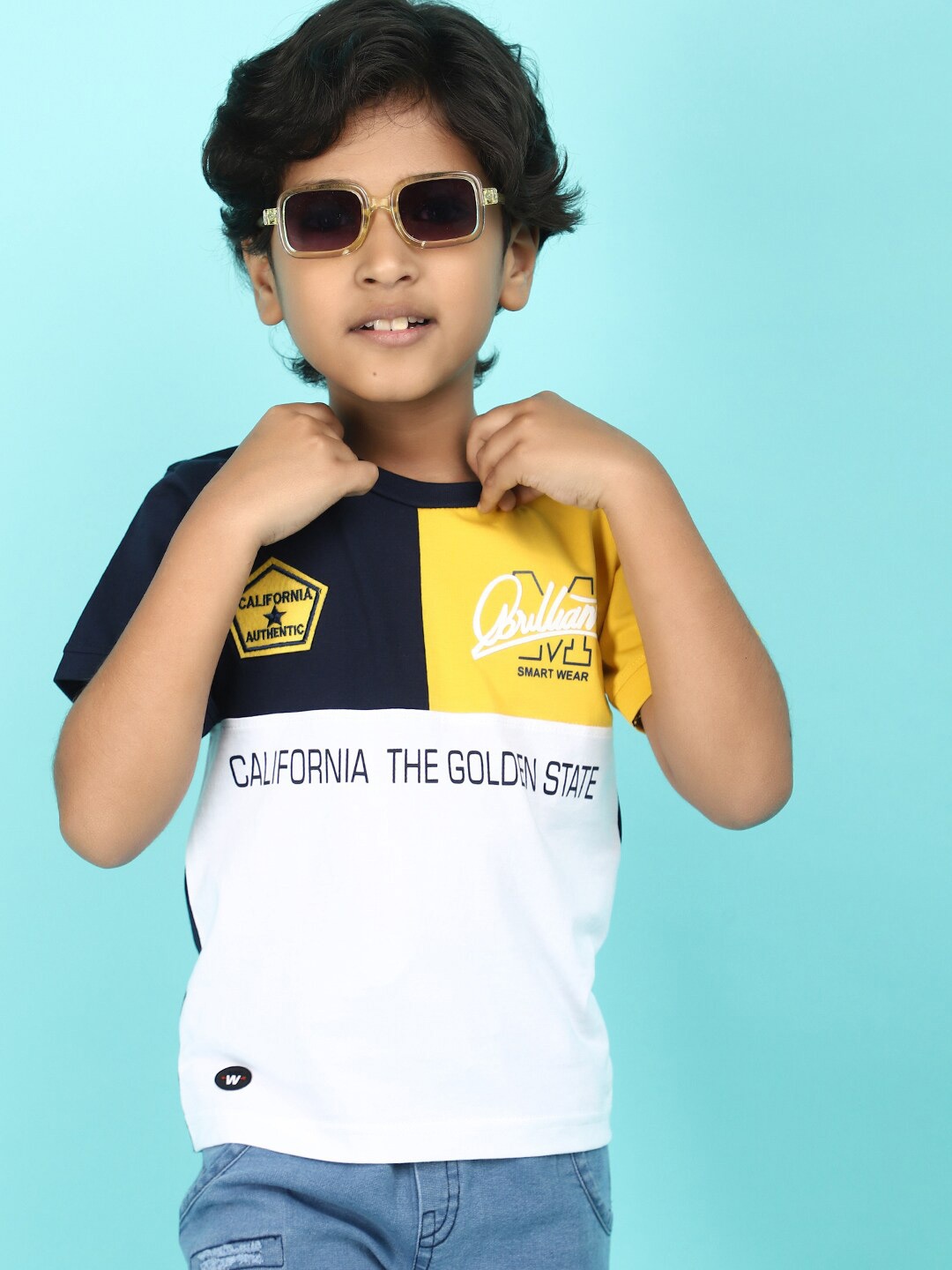 

V-Mart Boys Printed T-shirt with Shorts, White