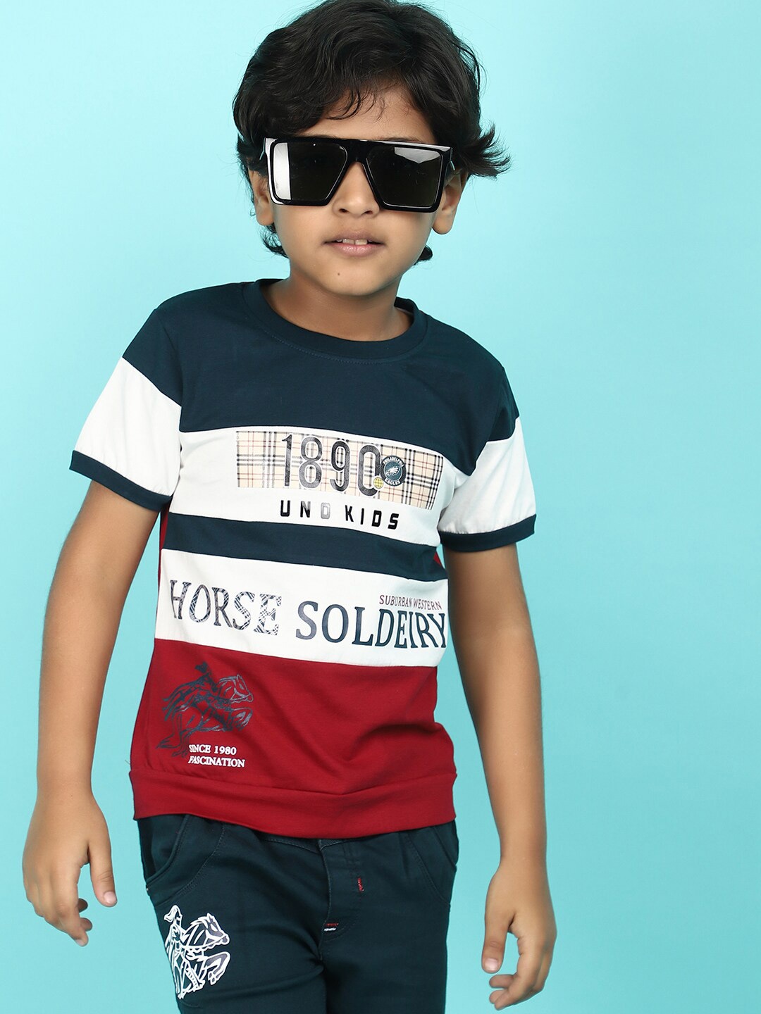 

V-Mart Boys Printed T-shirt with Shorts, Maroon