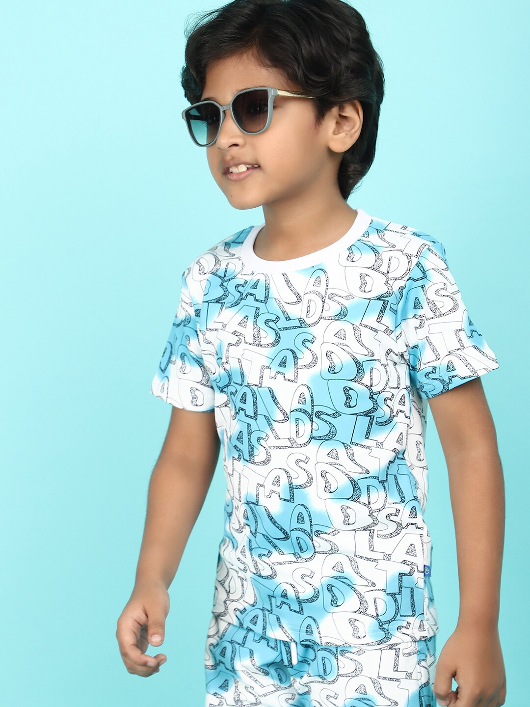 

V-Mart Boys Printed T-shirt with Shorts, White