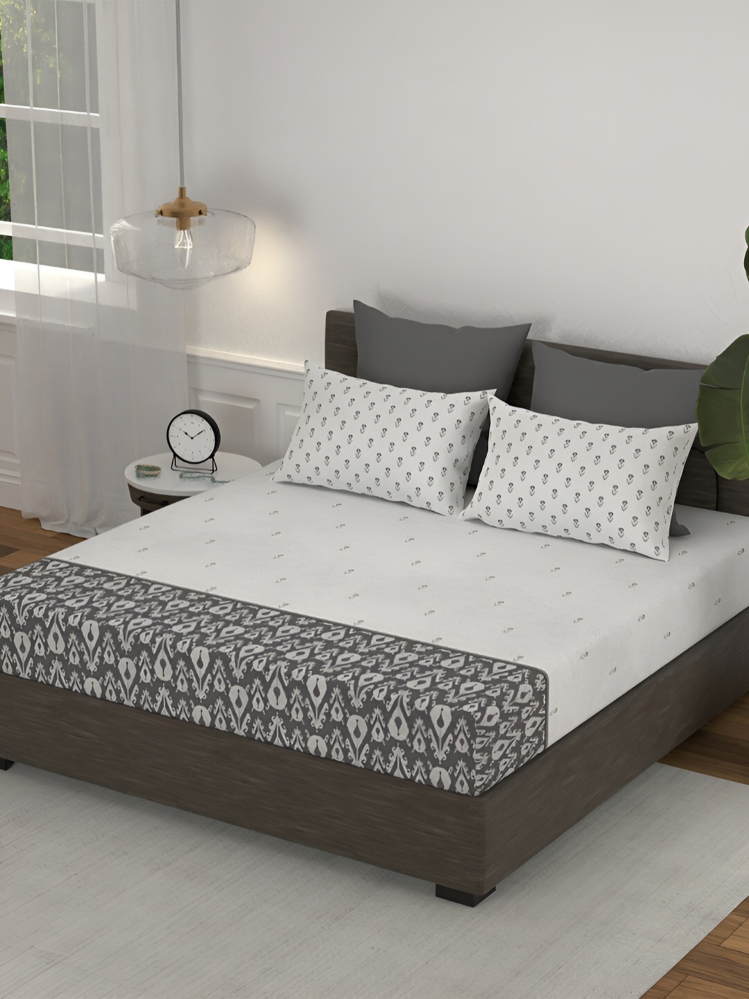 

TRIDENT Ikkat Salt & Pepper Flat 144TC King Cotton Bedsheet Set, Grey
