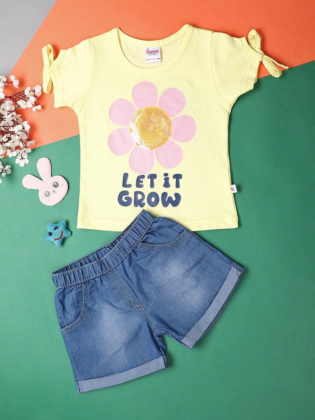 

V-Mart Girls Printed Top with Shorts, Yellow