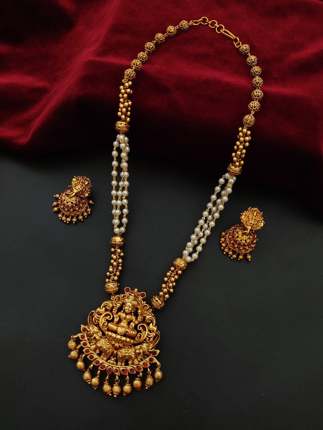 

Pihtara Jewels Gold-Plated Pearl Beaded Lakshmi Pendant Jewellery Set