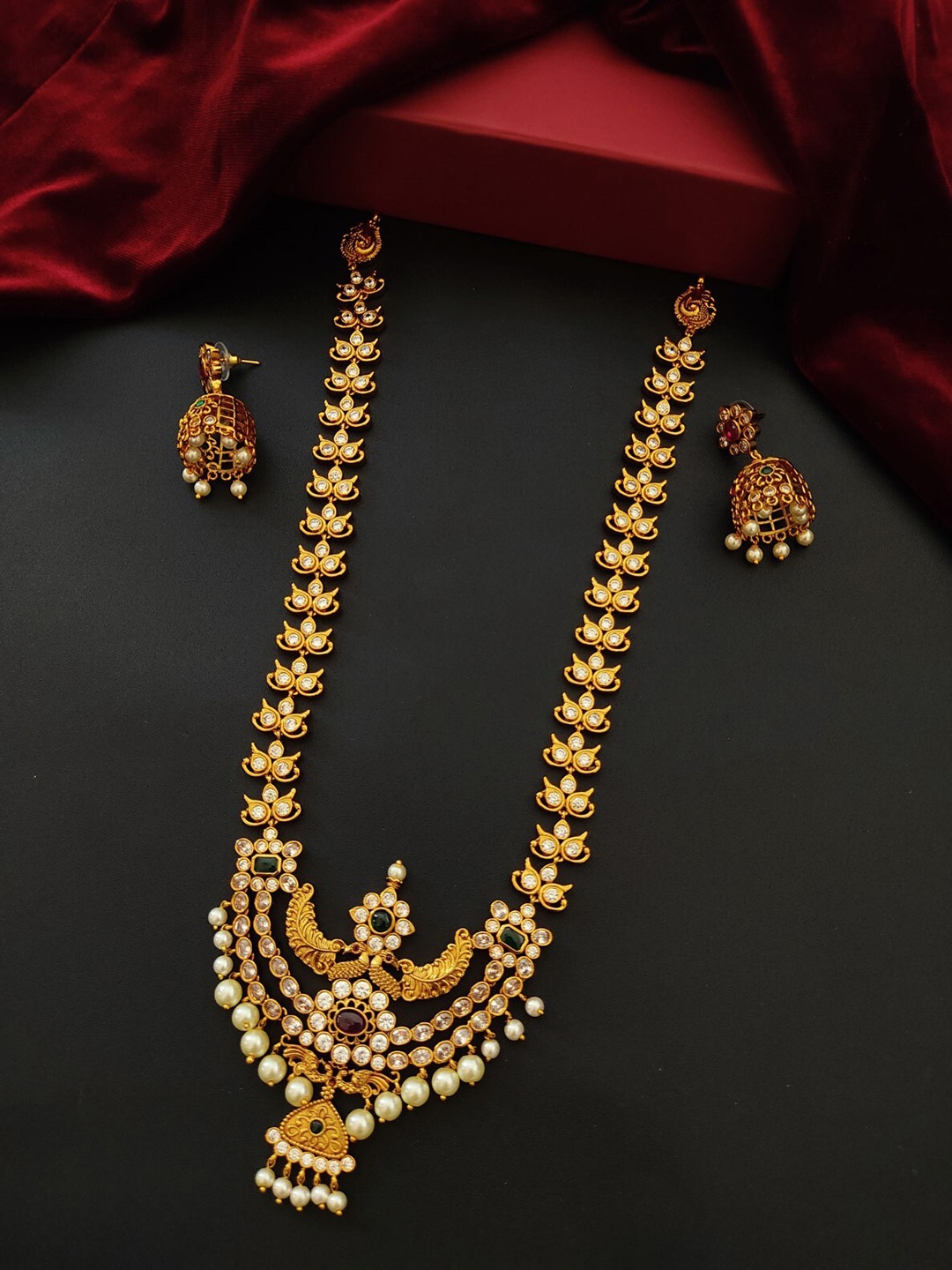 

Pihtara Jewels Gold-Plated CZ-Studded & Beaded Jewellery Set