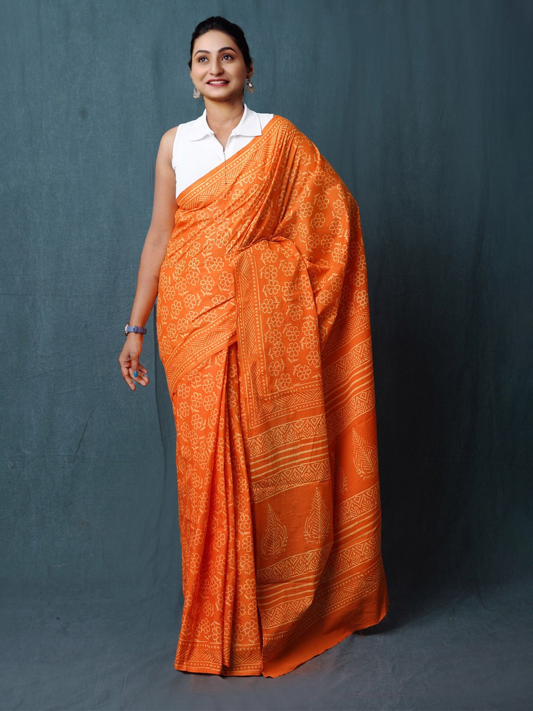 

Unnati Silks Ethnic Motifs Pure Cotton Handloom Block Print Saree, Orange