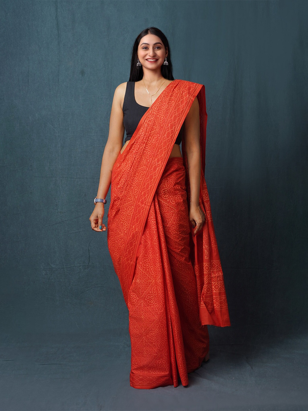 

Unnati Silks Paisley Pure Cotton Handloom Block Print Saree, Red