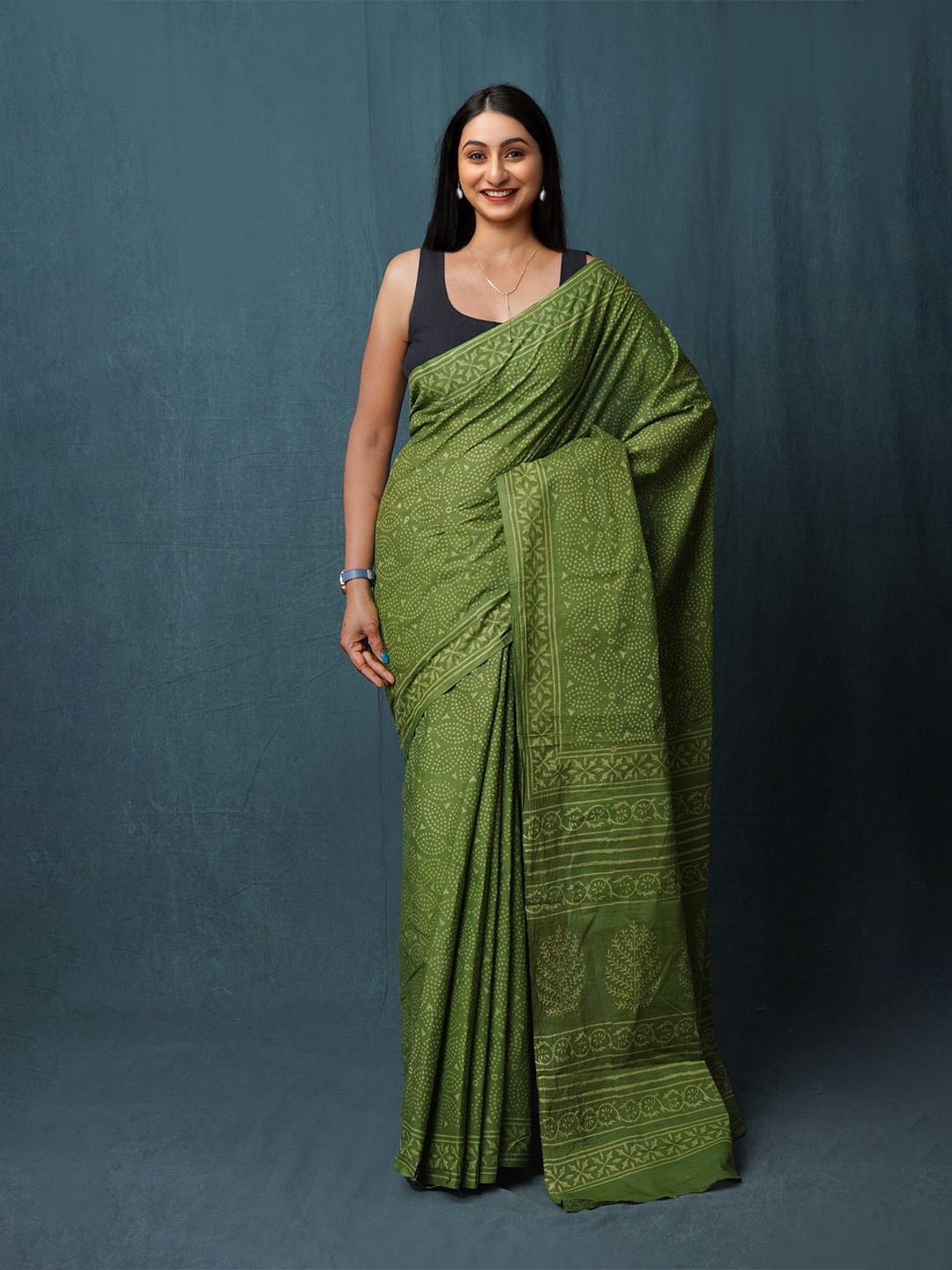 

Unnati Silks Ethnic Motifs Pure Cotton Handloom Block Print Saree, Green