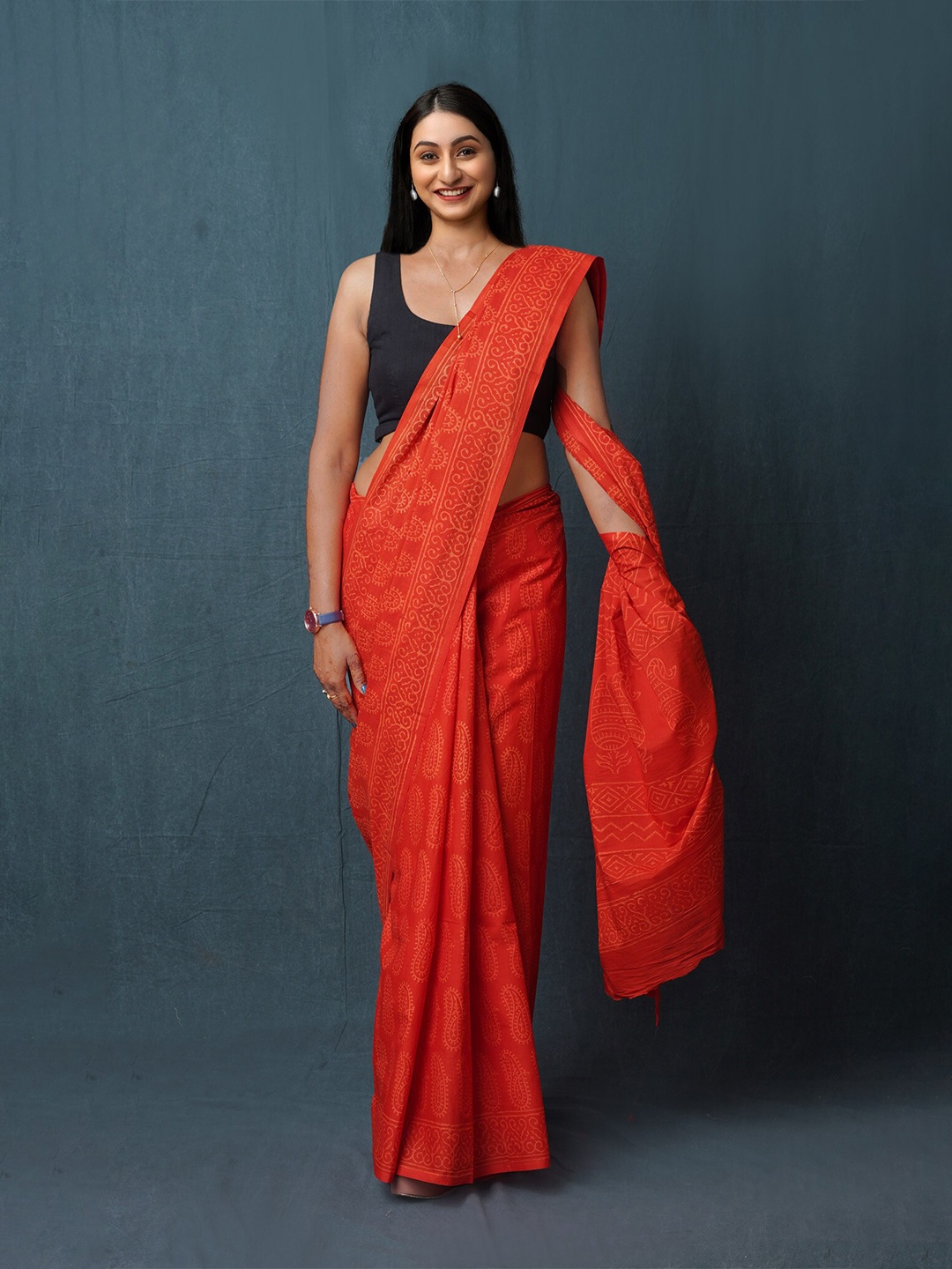 

Unnati Silks Ethnic Motifs Pure Cotton Handloom Block Print Saree, Red