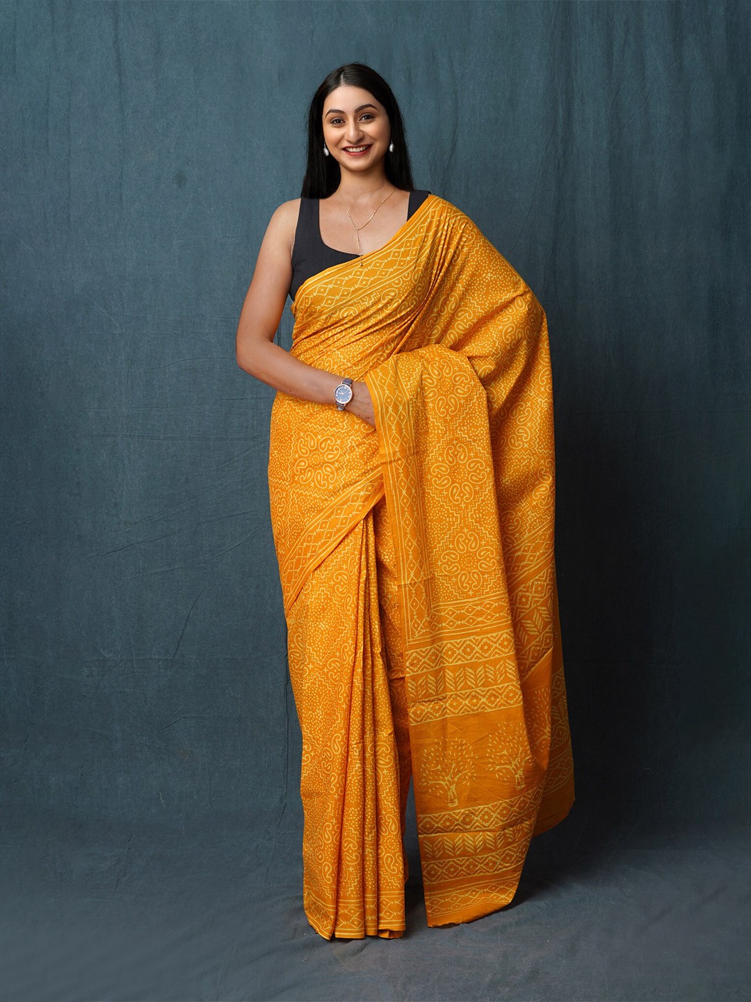 

Unnati Silks Ethnic Motifs Pure Cotton Handloom Block Print Saree, Yellow