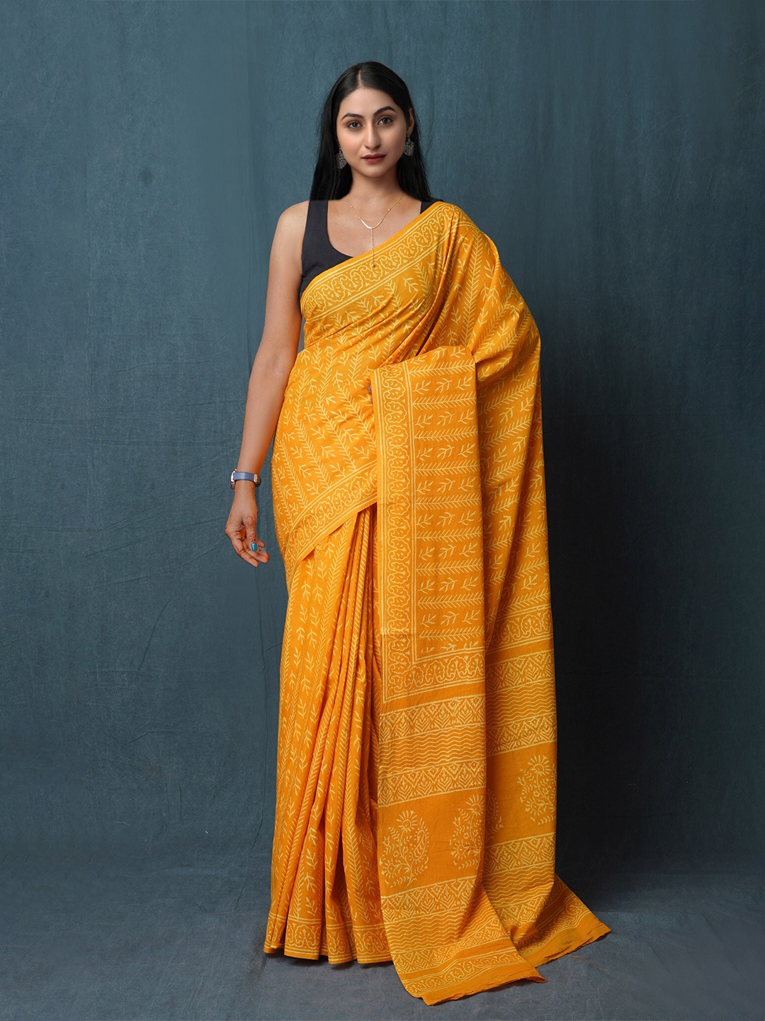 

Unnati Silks Ethnic Motifs Pure Cotton Handloom Block Print Saree, Yellow
