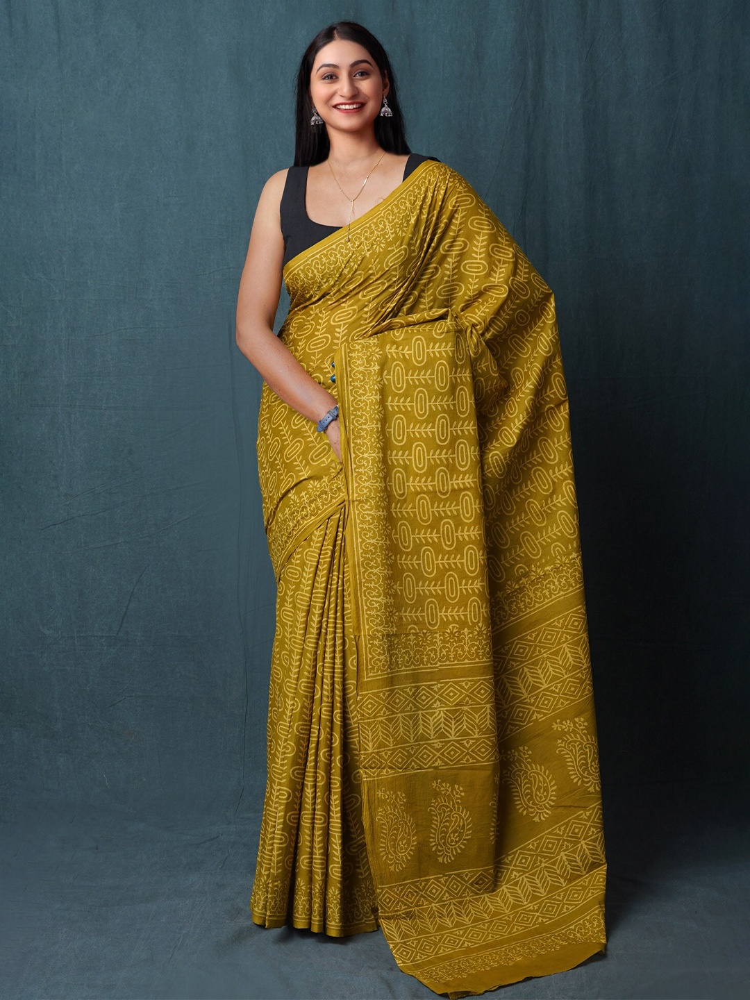 

Unnati Silks Ethnic Motifs Pure Cotton Handloom Block Print Saree, Green