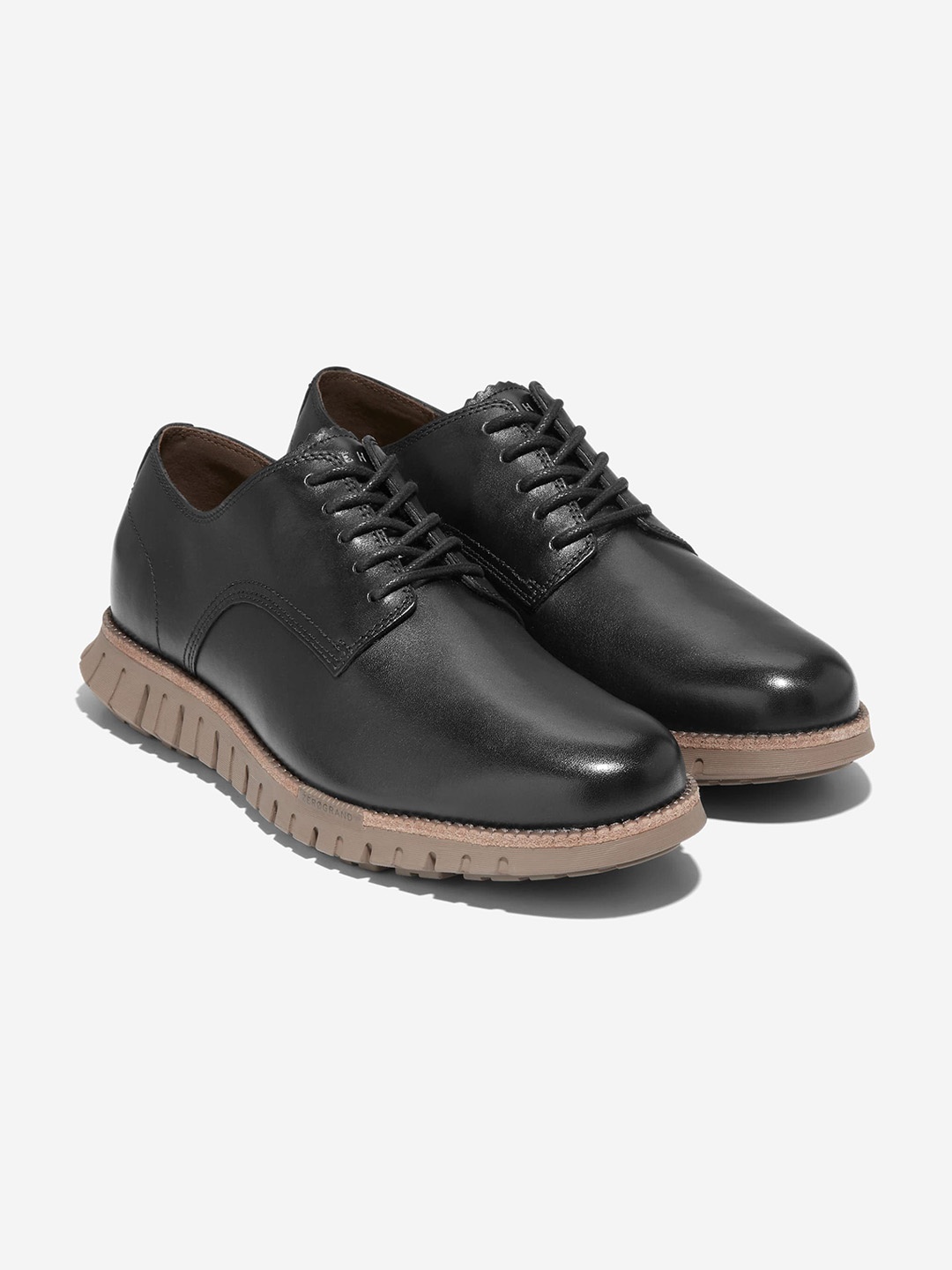 

Cole Haan Men Round Toe Leather Derbys, Black