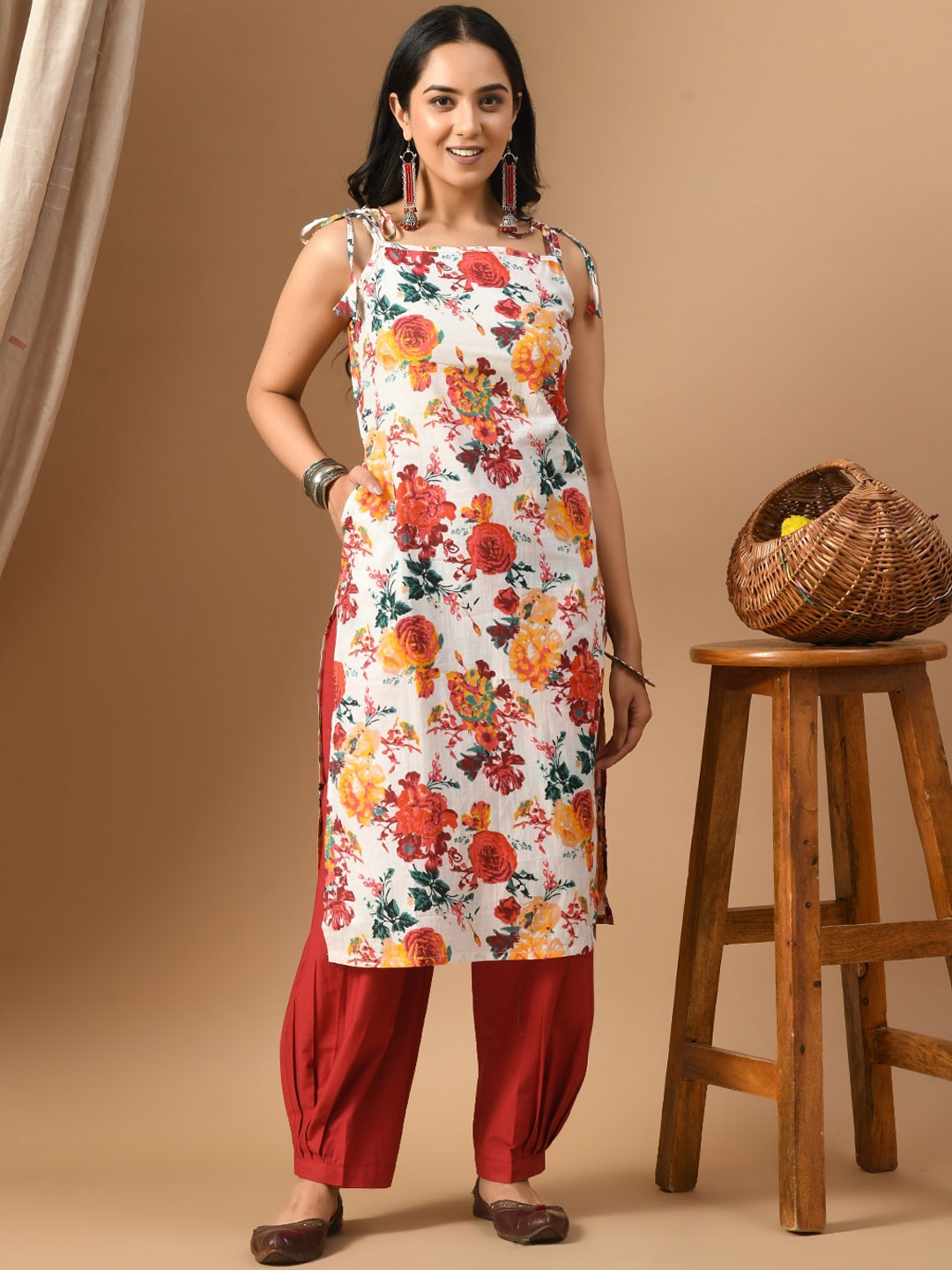 

Laado - Pamper Yourself Floral Printed Round Neck Sleeveless Cotton Kurta, White