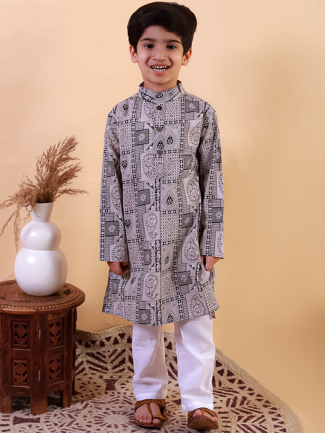 

UNBIND Boys Regular Pure Cotton Kurta with Pyjamas, Grey