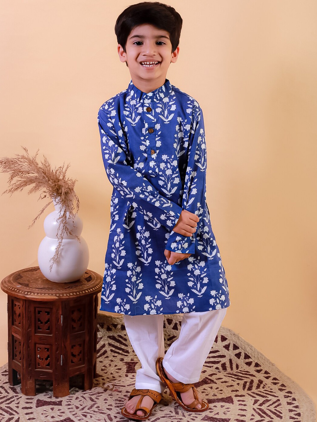 

UNBIND Boys Floral Regular Pure Cotton Kurta with Pyjamas, Blue