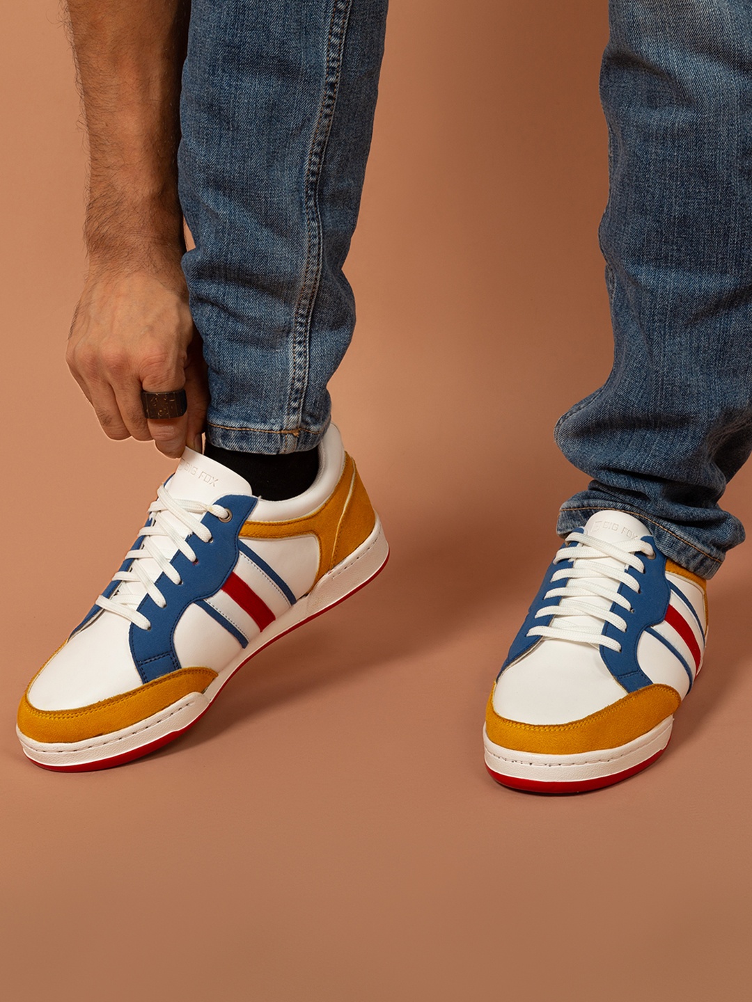 

Big Fox Men Colourblocked Lightweight Sneakers, Mustard