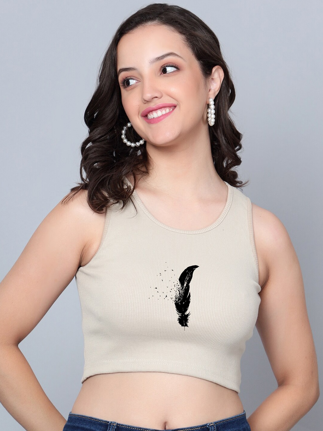 

Fashion And Youth Graphic Print Round Neck Fitted Crop Top, Beige