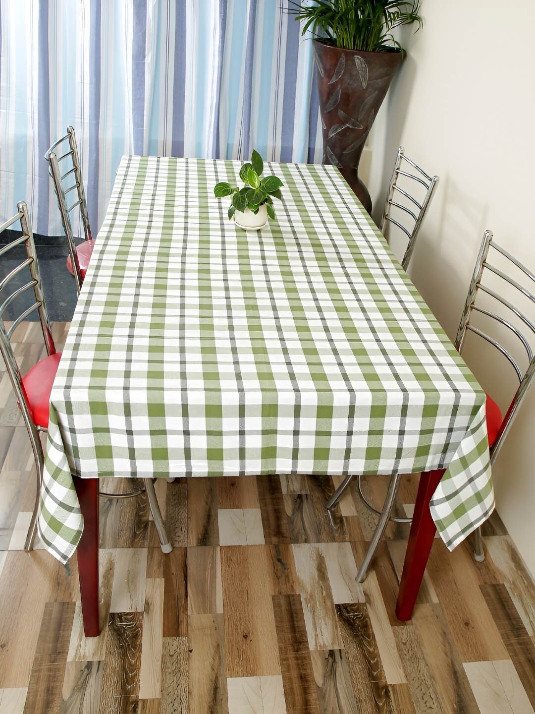 

Aura Green Cotton 4-Seater Table Cover